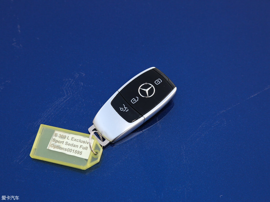 2016YE E 300L \ӺA