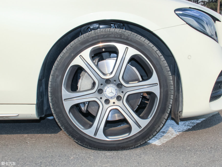 2016YE E 300L \ӺA