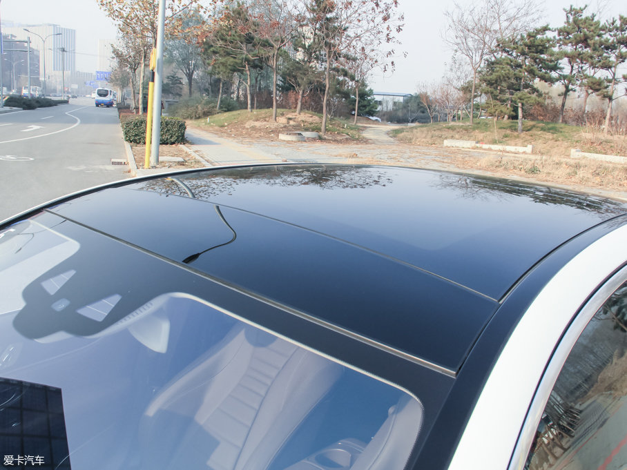 2016YE E 300L \ӺA