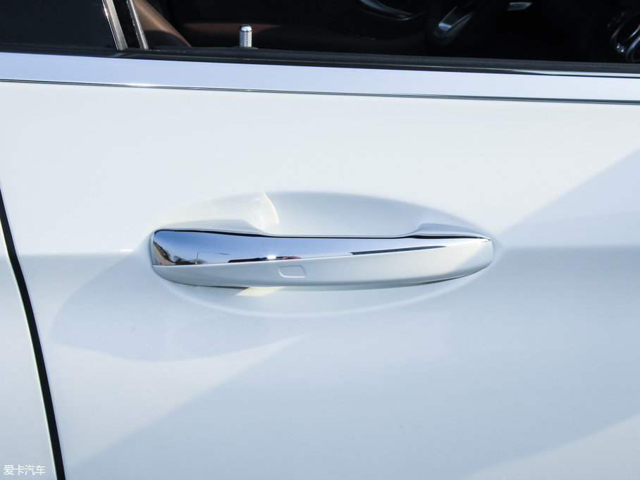 2016YE E 300L \ӺA