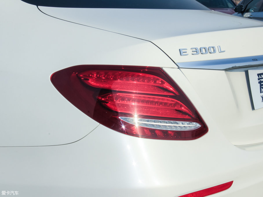 2016YE E 300L \ӺA