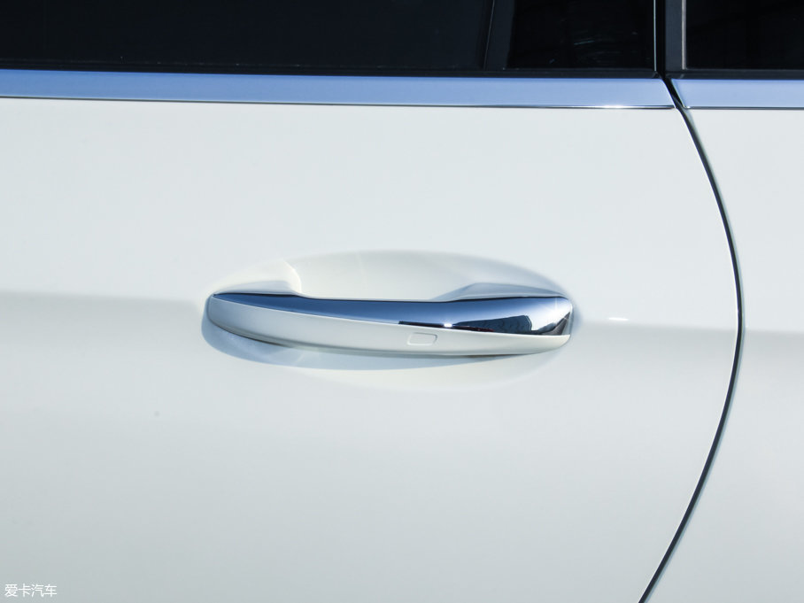 2016YE E 300L \ӺA