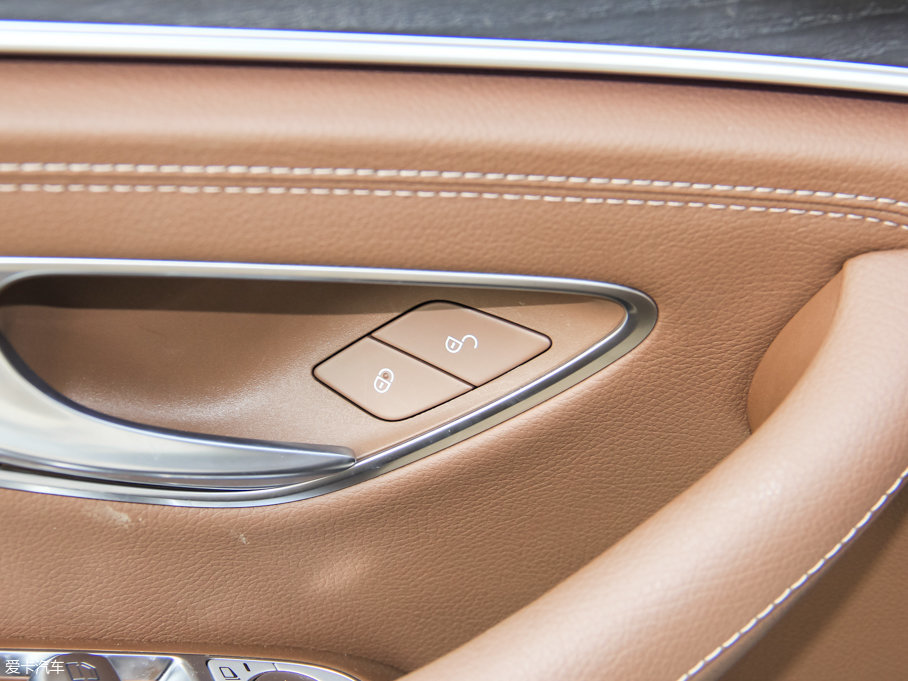 2016YE E 300L \ӺA