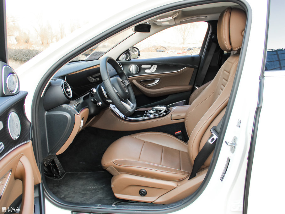 2016YE E 300L \ӺA