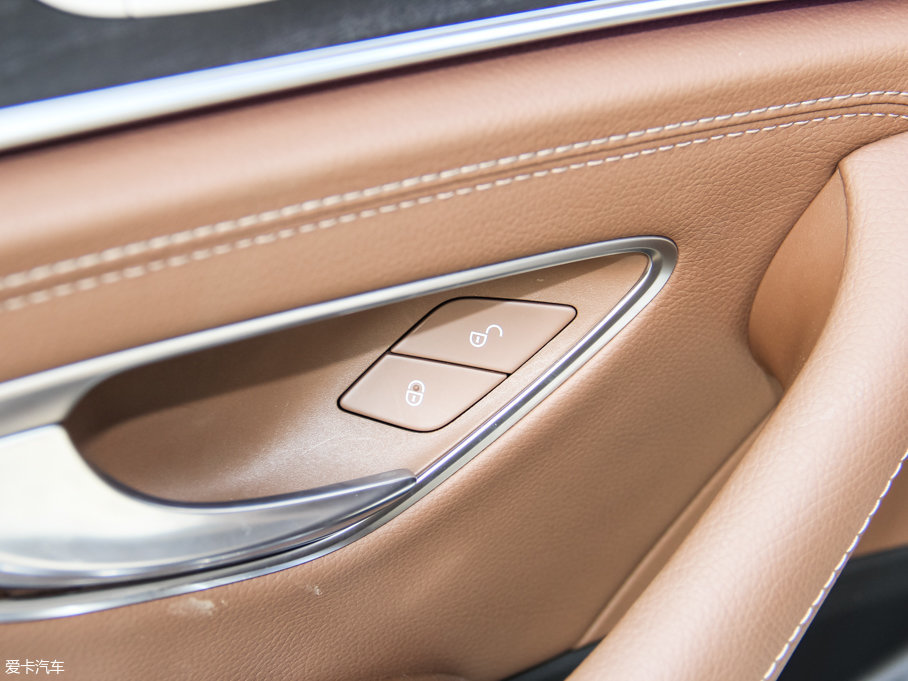 2016YE E 300L \ӺA