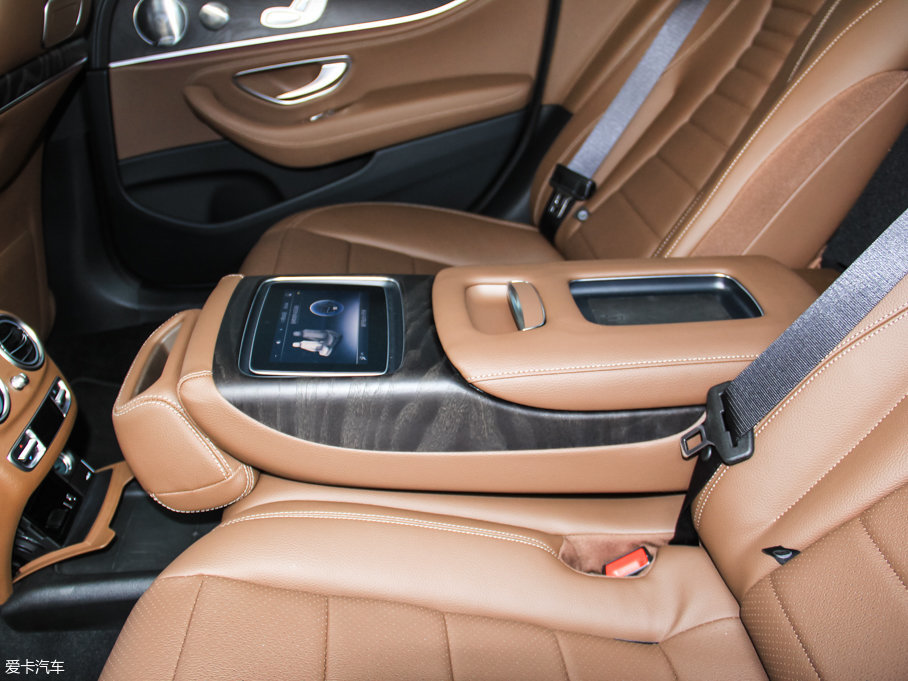 2016YE E 300L \ӺA