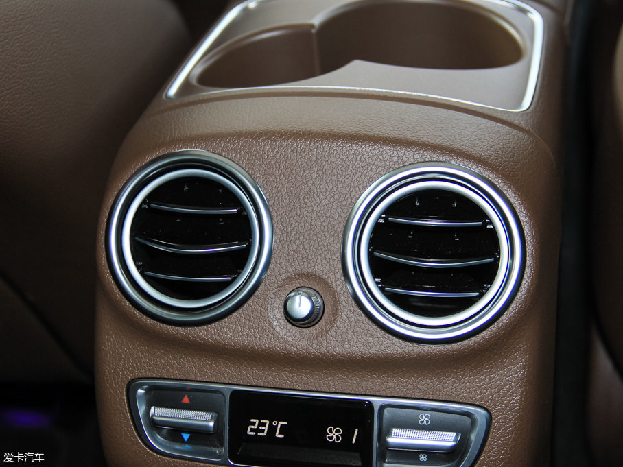 2016YE E 300L \ӺA