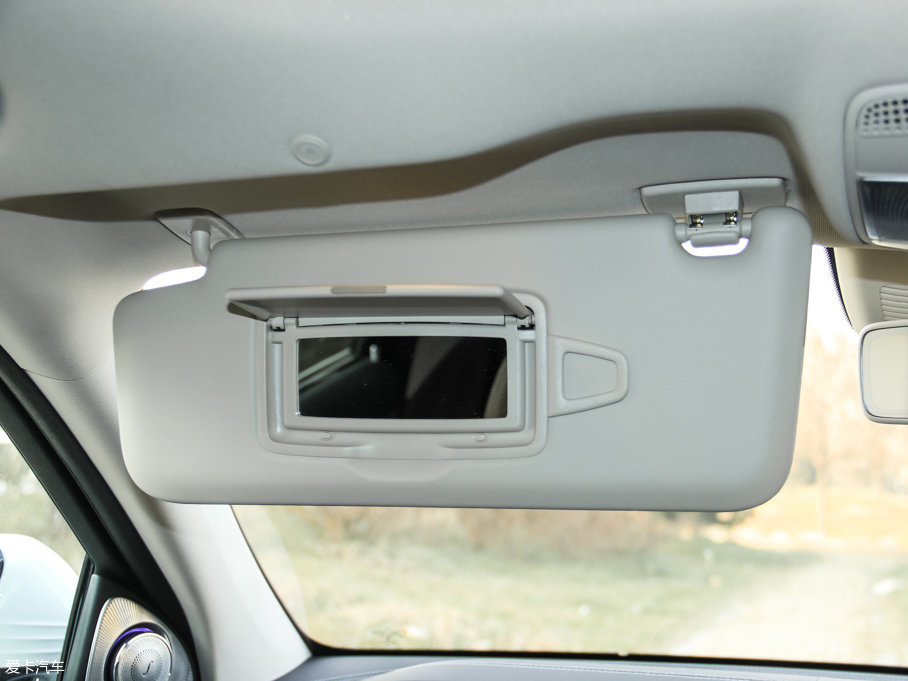 2016YE E 300L \ӺA