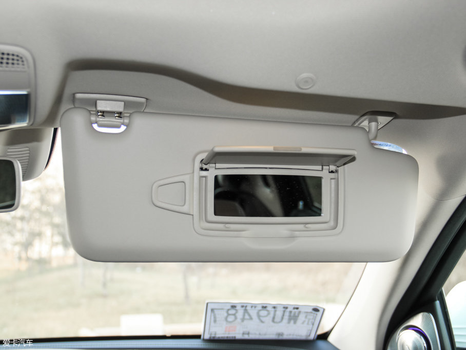 2016YE E 300L \ӺA