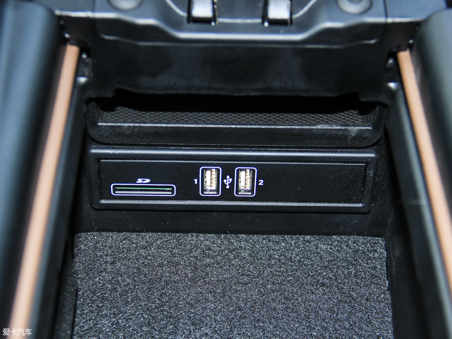 2016YE E 300L \ӺA