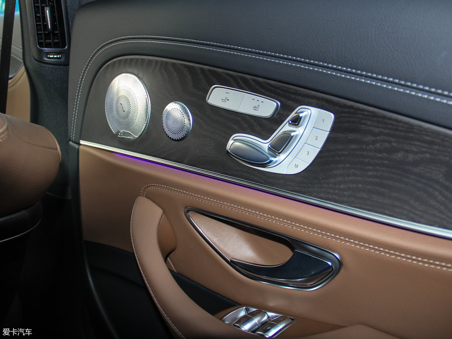 2016YE E 300L \ӺA