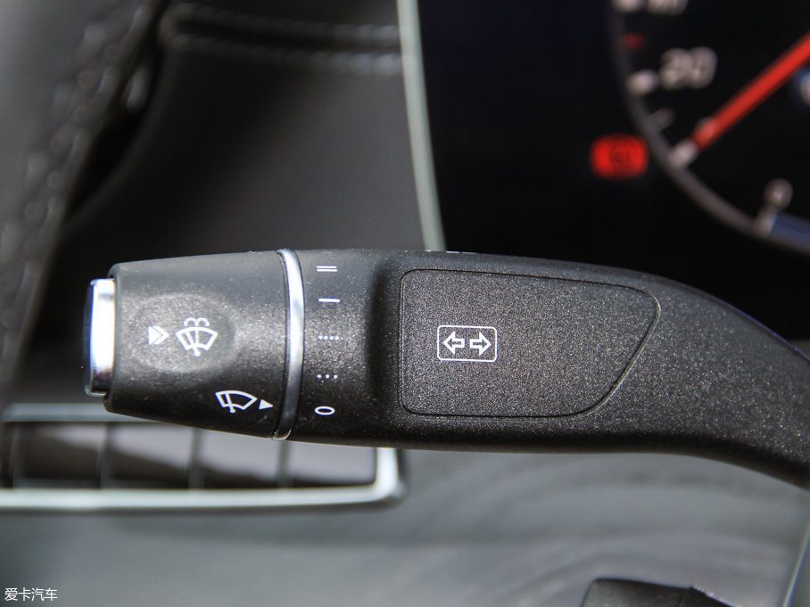 2016YE E 300L \ӺA