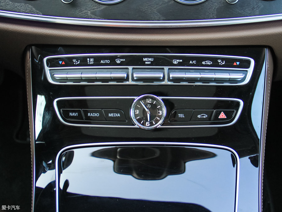 2016YE E 300L \ӺA