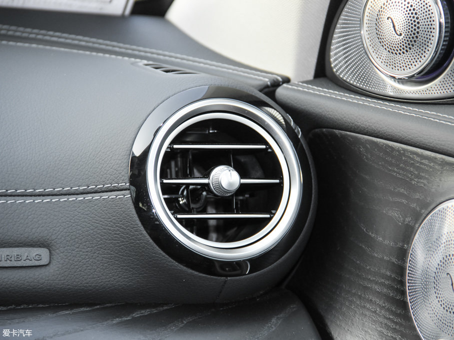 2016YE E 300L \ӺA