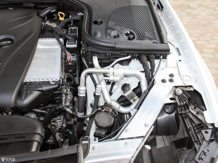 2016YE E 300L \ӺA