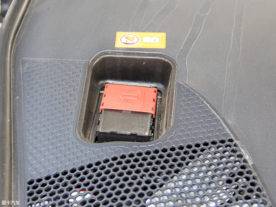 2016YE E 300L \ӺA