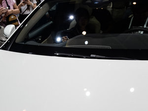 2016E 320L 4MATIC \ ^