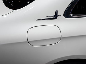 2016E 320L 4MATIC \ ^