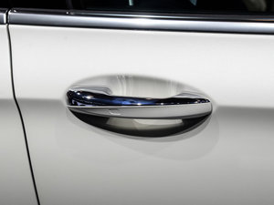 2016E 320L 4MATIC \ ^