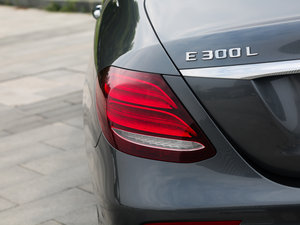 2016E 300L \ӺA ^