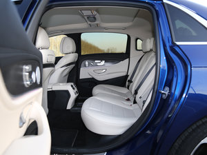 2016款E 300L 运动豪华型 后排空间