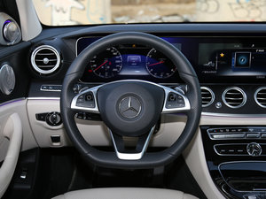 2016款E 300L 运动豪华型 方向盘
