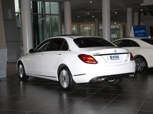 2017款C 180 L 左后45度
