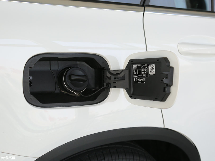 2017YGLC GLC 300 4MATICӸ