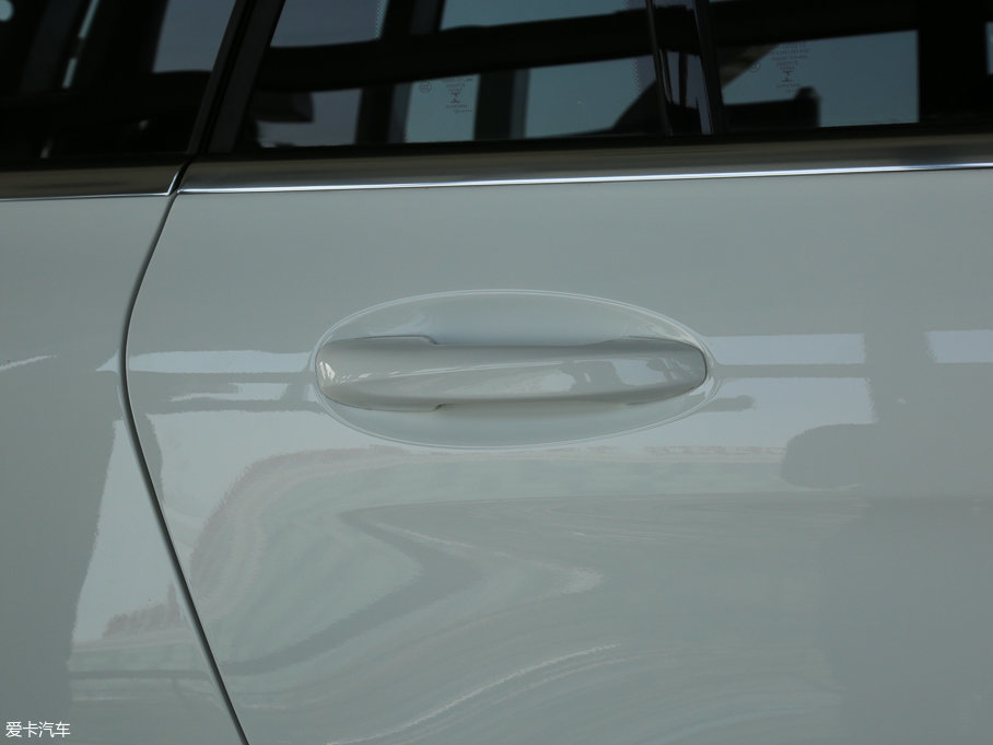 2017YGLC GLC 300 4MATICӸ