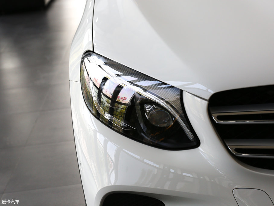 2017YGLC GLC 300 4MATICӸ