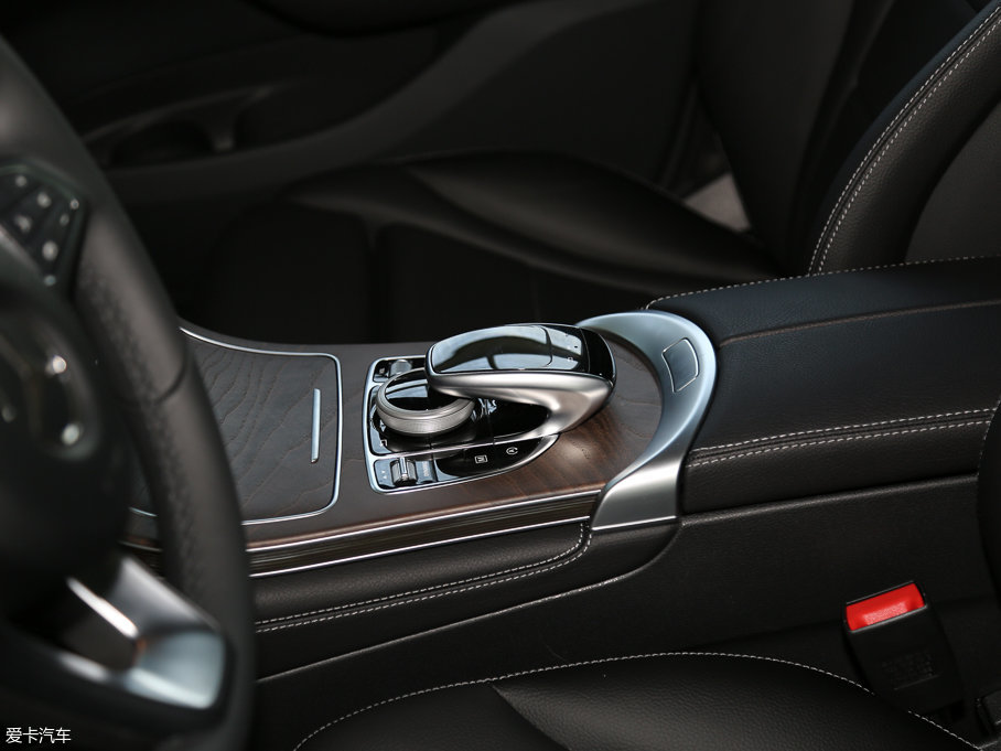 2017YGLC GLC 300 4MATICӸ