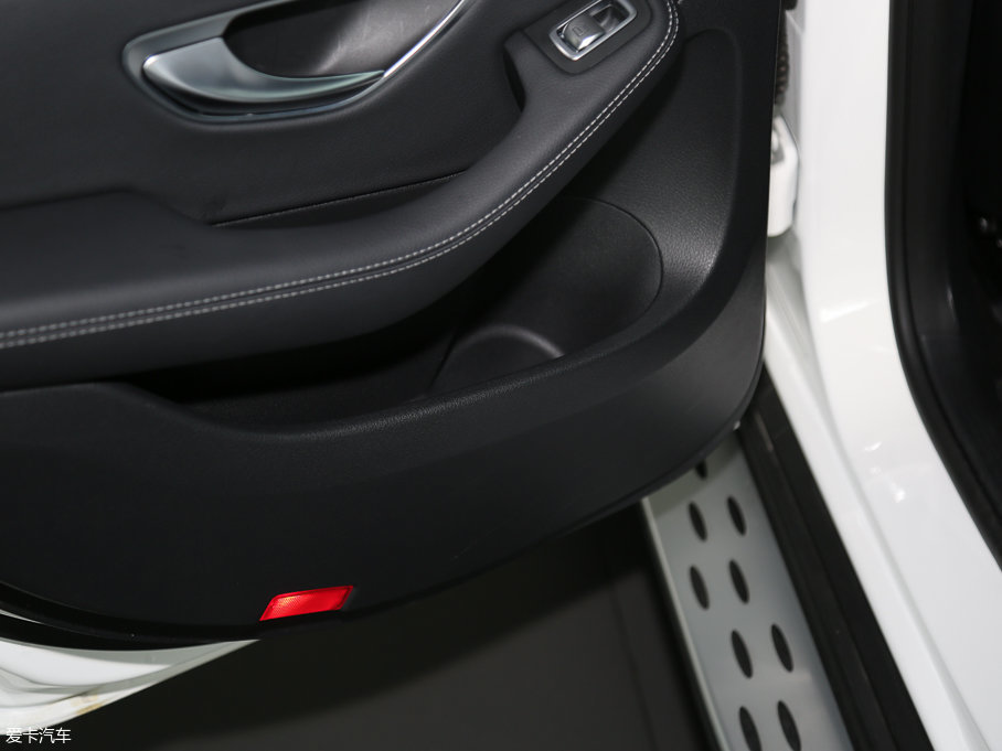 2017YGLC GLC 300 4MATICӸ