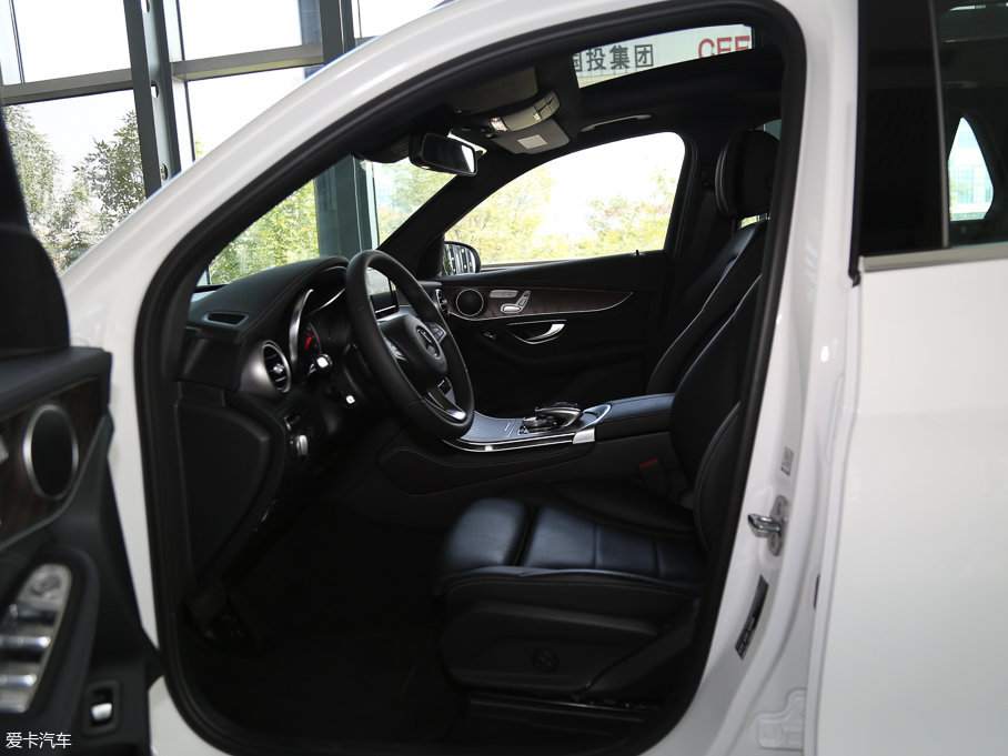 2017YGLC GLC 300 4MATICӸ