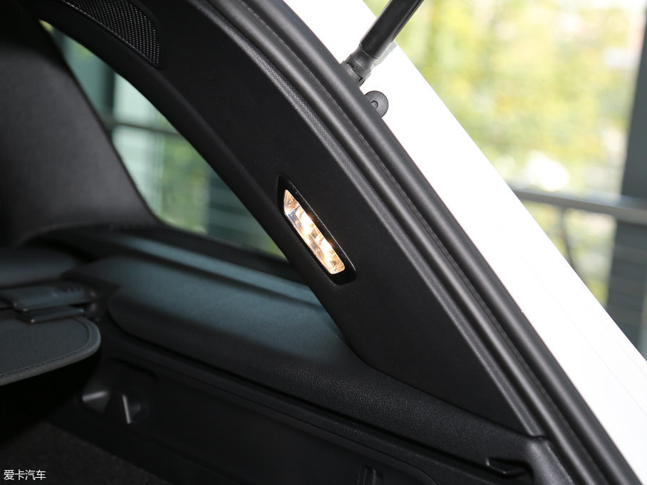 2017YGLC GLC 300 4MATIC(dng)