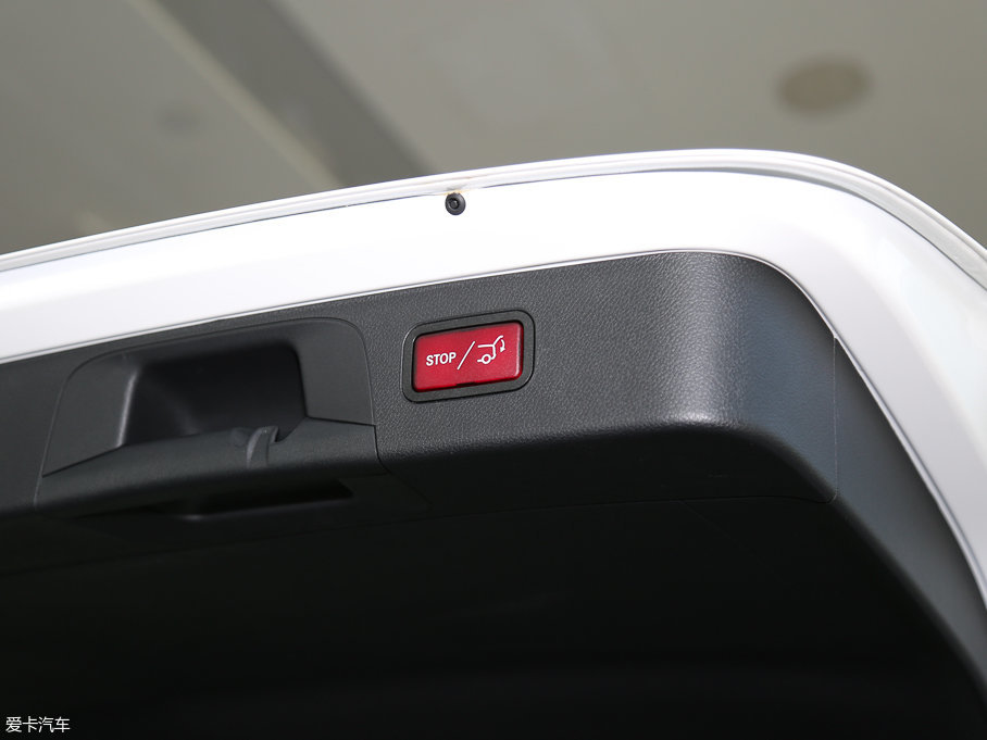 2017YGLC GLC 300 4MATICӸ