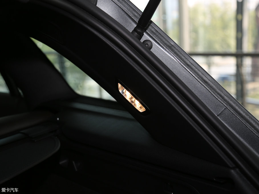 2017YGLC GLC 200 4MATIC