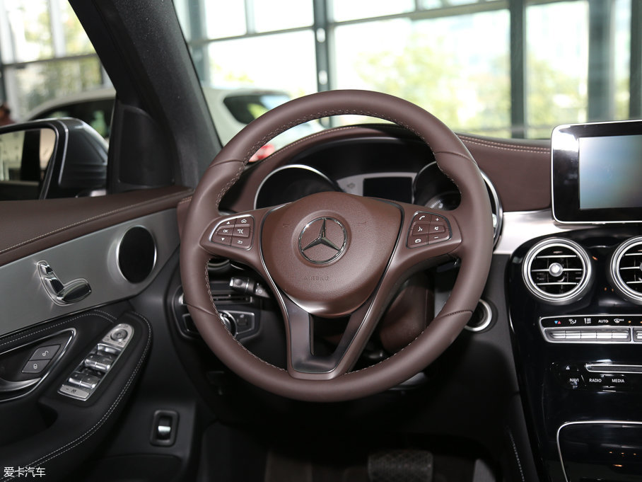 2017YGLC GLC 200 4MATIC