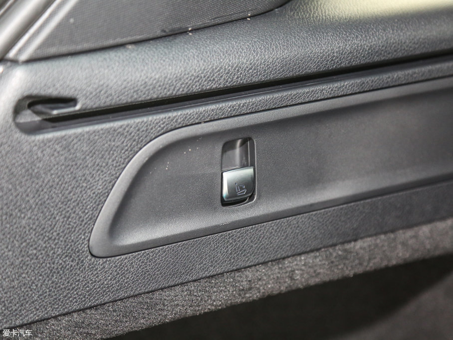 2017YGLC GLC 260 4MATICӸ