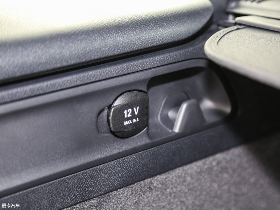 2017YGLC GLC 260 4MATICӸ