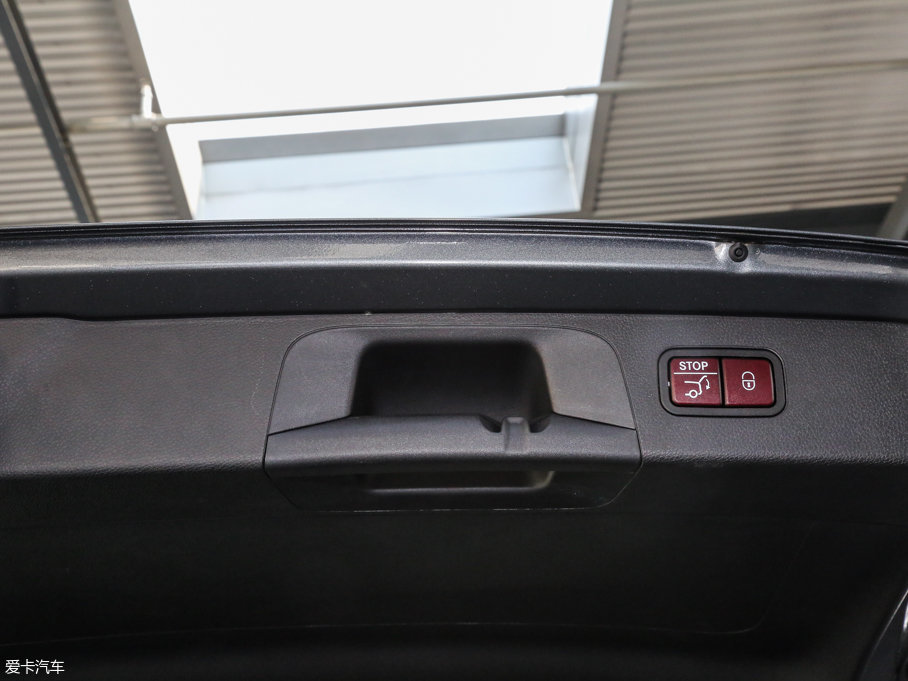 2017YGLC GLC 260 4MATICӸ