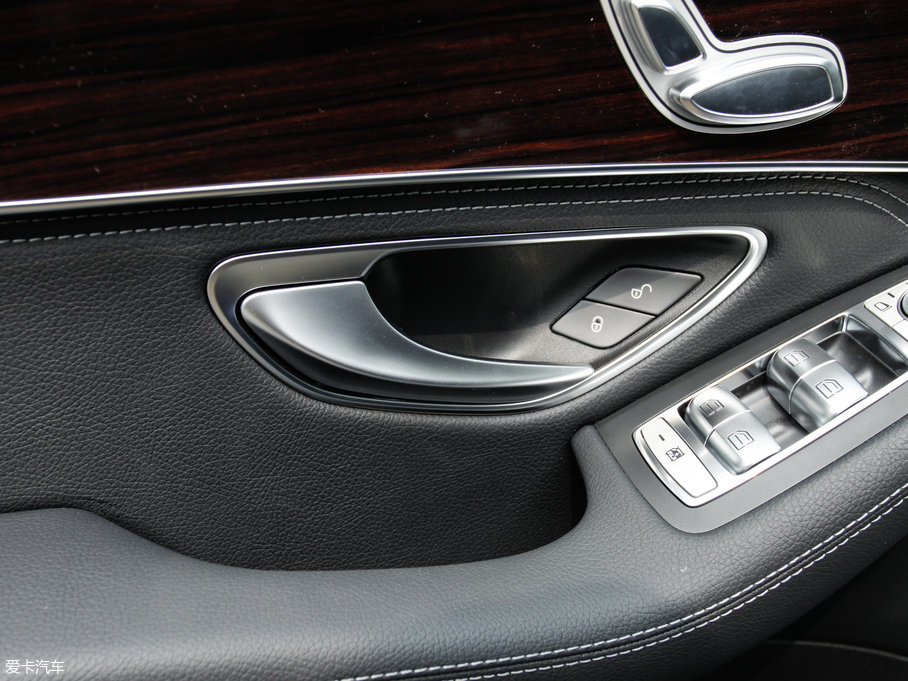 2017YGLC GLC 260 4MATICӸ