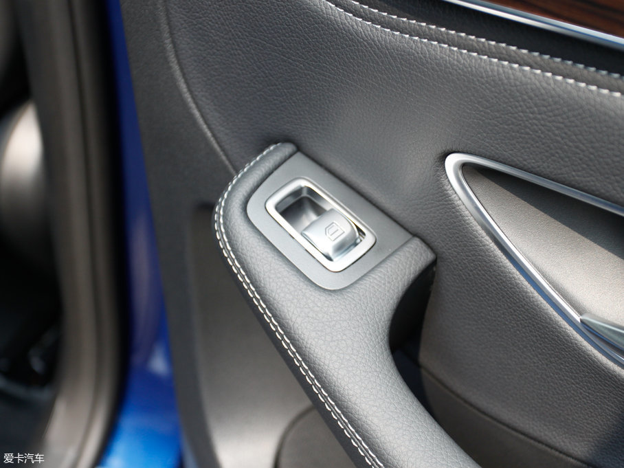 2017YGLC GLC 260 4MATIC(dng)