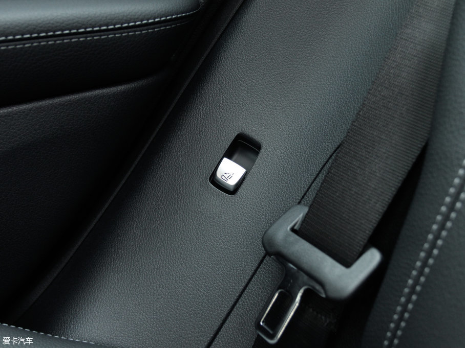 2017YGLC GLC 260 4MATICӸ