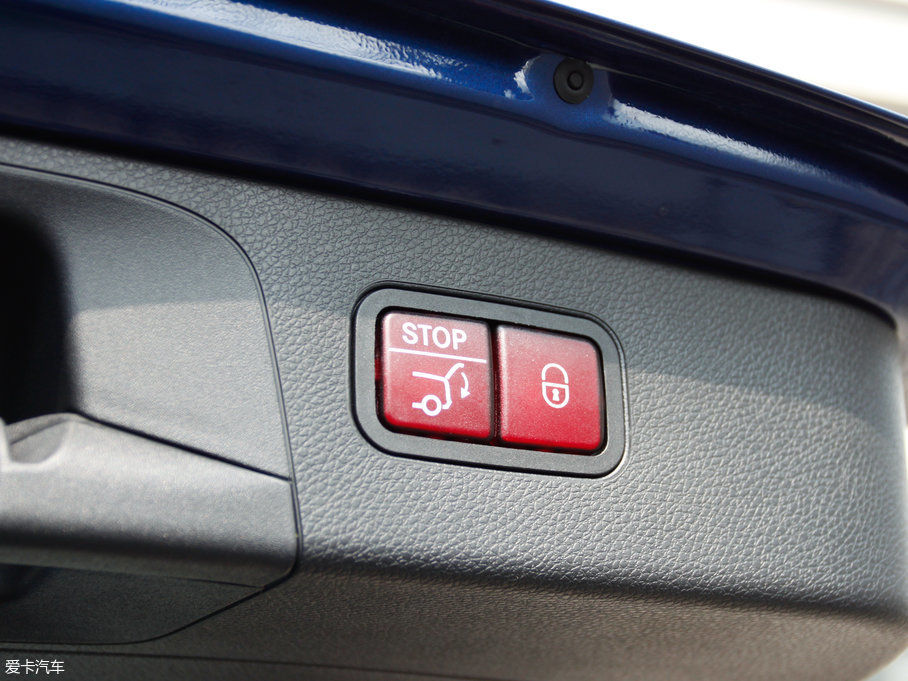 2017YGLC GLC 260 4MATICӸ