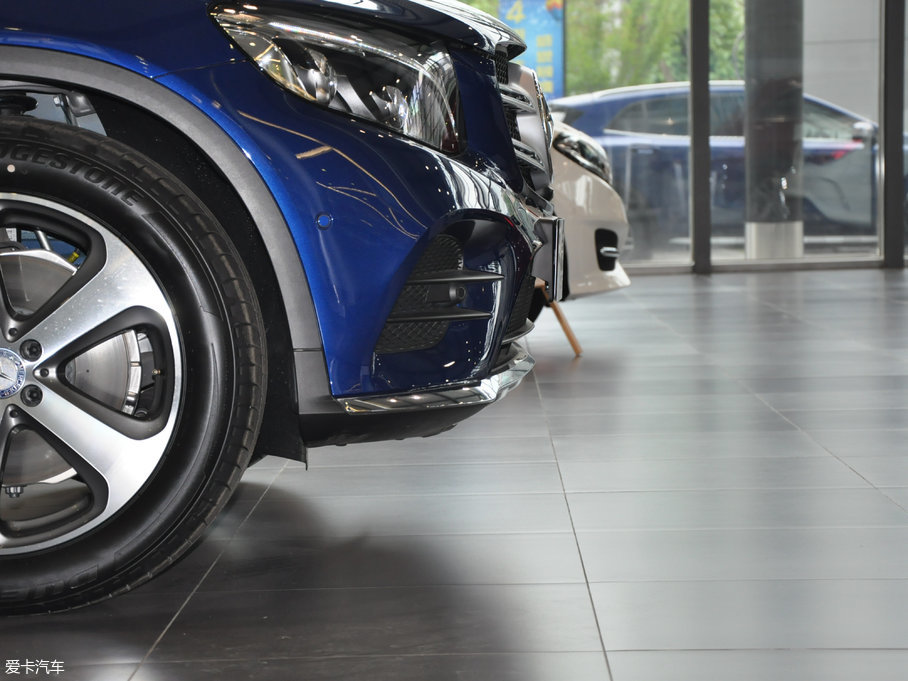 2017YGLC GLC 300 4MATICӸ