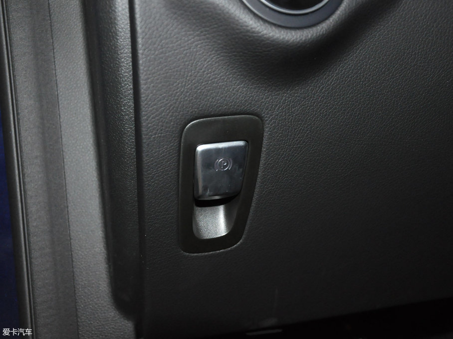 2017YGLC GLC 300 4MATICӸ