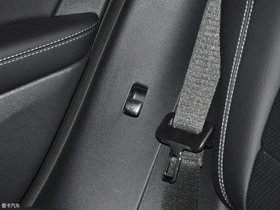 2017YGLC GLC 300 4MATIC(dng)