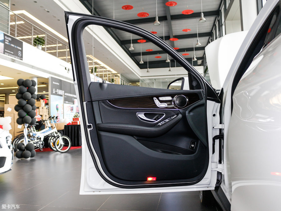 2017YGLC GLC 260 4MATICӸ