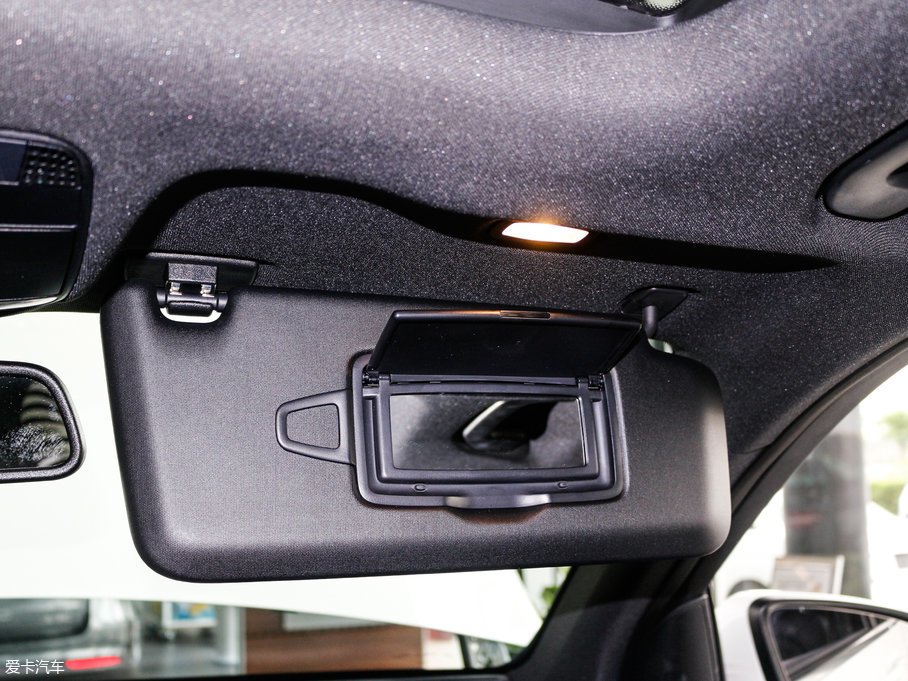 2017YGLC GLC 260 4MATICӸ