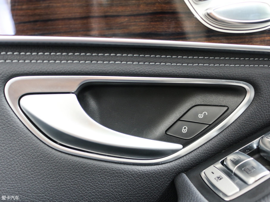 2017YGLC GLC 260 4MATICӸ